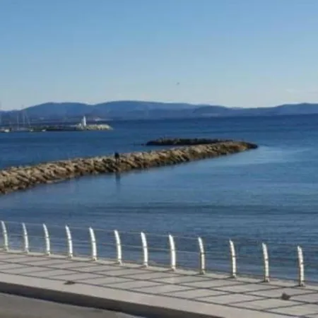 Hyeres, 2 Pieces, 4 Personnes - Fr-1-335-52 Apartment Hyeres